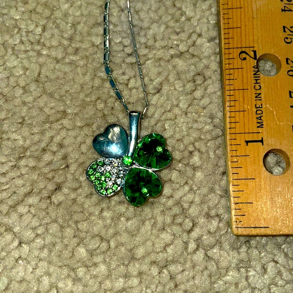 Silver 4 Leafed Clover Necklace!